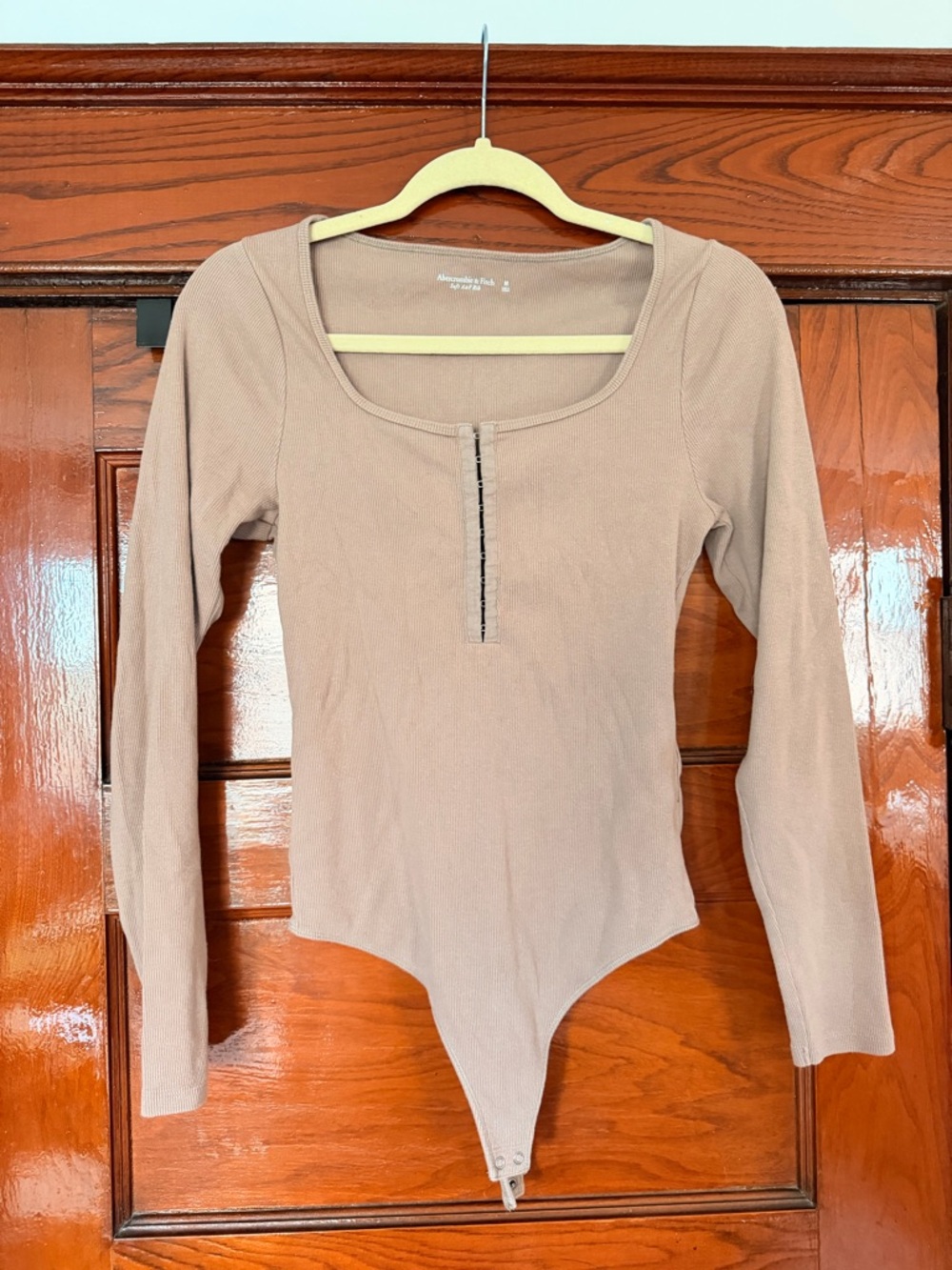 Abercrombie Women’s Long Sleeve Scoop Neck Bodysuit
